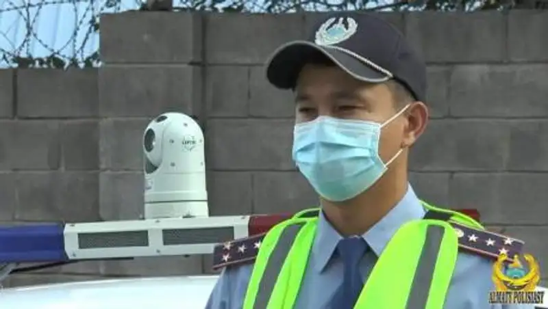 "Сергек" появился на крыше полицейской машины в Алматы