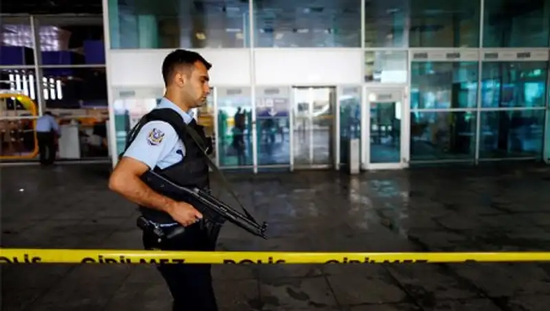 В стамбульском теракте заподозрили связанных с ИГ выходцев из Чечни