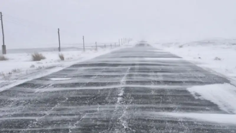 В двух областях Казахстана закрыты дороги для движения