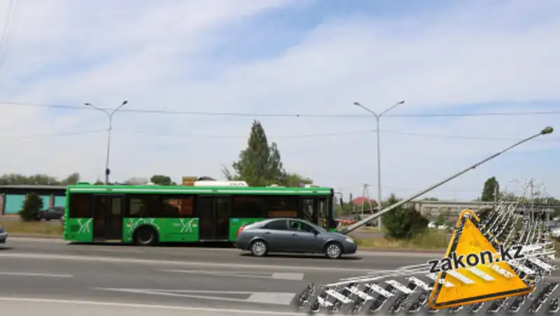 Автобус снес столб в Алматы
