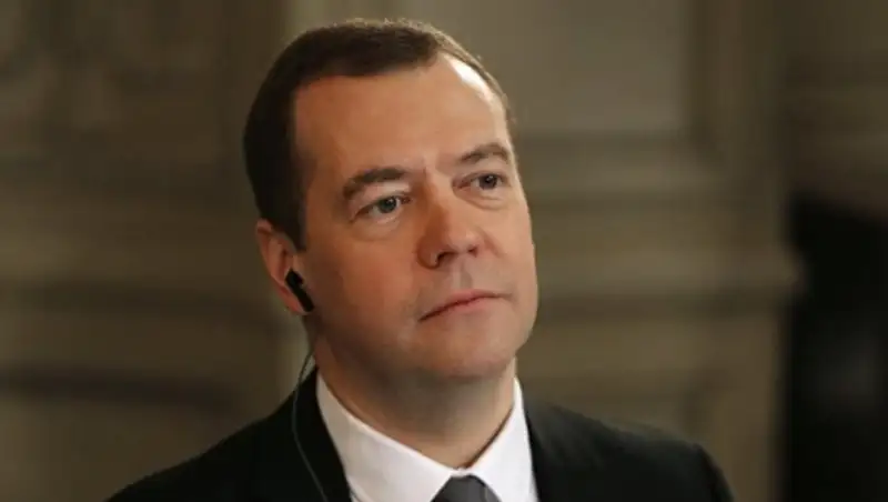 Медведев: "третья мировая встряска" никому не нужна