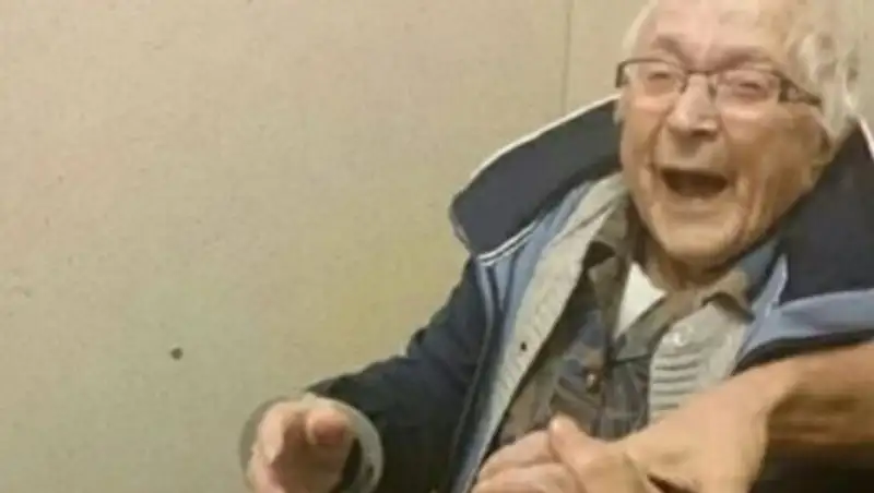 В Нидерландах арестовали 99-летнюю бабушку, которая мечтала о наручниках