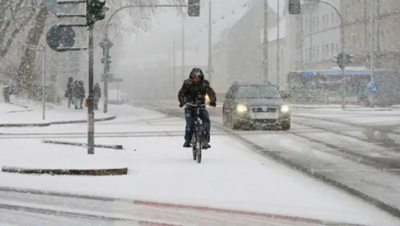 Из-за непогоды на западе Германии за сутки произошло почти 2 тысячи ДТП
