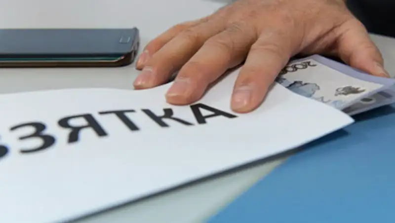 Руководителя управления контроля качества в Таразе подозревают в незаконной проверке бизнеса