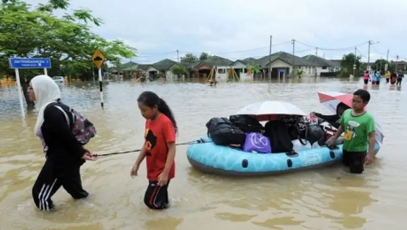Наводнение в Малайзии: почти 80 тысяч человек эвакуированы