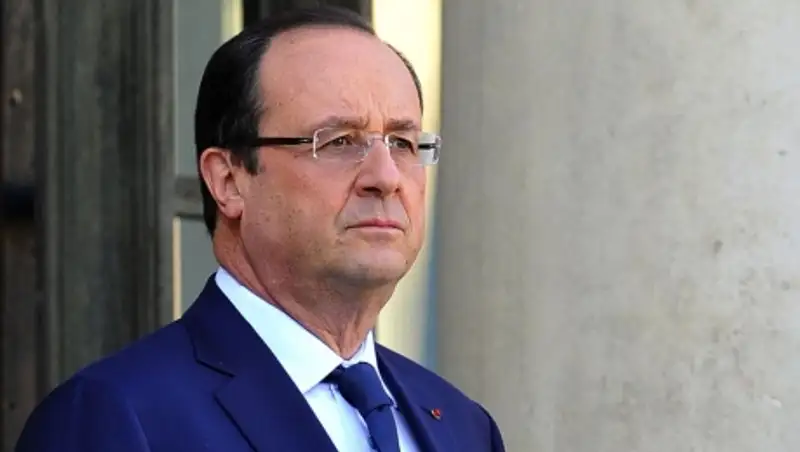 Опрос: рейтинг Олланда снизился за два месяца еще на девять процентов