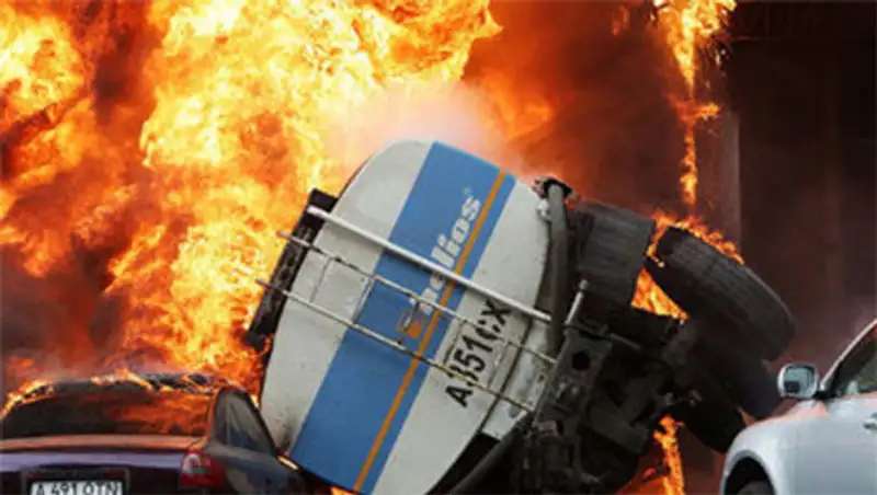 Причины аварии бензовоза в Алматы не установлены, уголовные дела прекращены