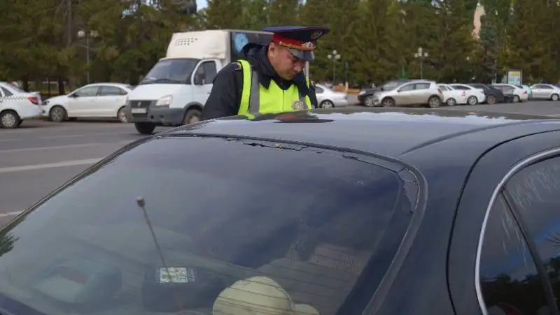 Ночная погоня за пьяным нарушителем в Кызылорде попала на видео