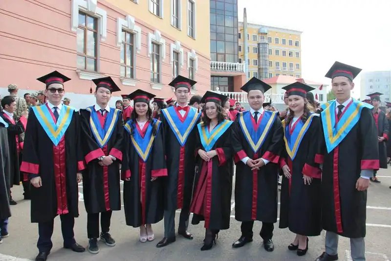 22 выпуск Университета КАЗГЮУ готов внести вклад в развитие Казахстана