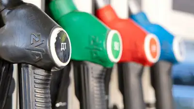 Данные покупателей дизтоплива  будут проверять на казахстанских заправках, фото - Новости Zakon.kz от 25.08.2022 14:13