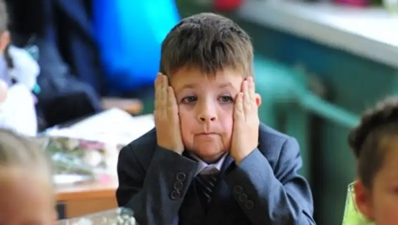 Президент поручил снизить нагрузку на школьников