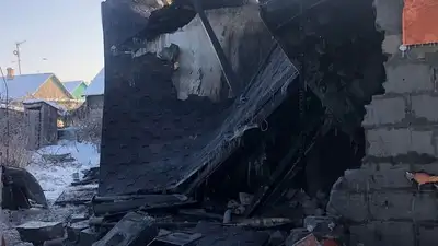 Школьник спас двухлетнюю сестру из горящего дома в Караганде, фото - Новости Zakon.kz от 04.03.2023 07:10