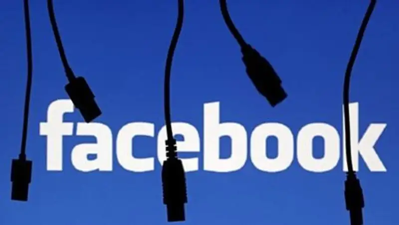 Facebook пришлось извиниться за политику реальных имен