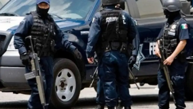 В Мексике полиция перехватила грузовик с 45 нелегальными мигрантами