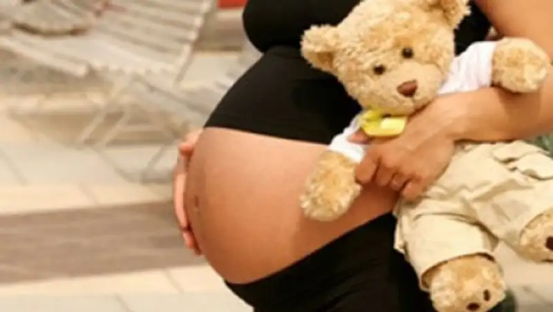 Количеством подростковых беременностей в Казахстане обеспокоены депутаты