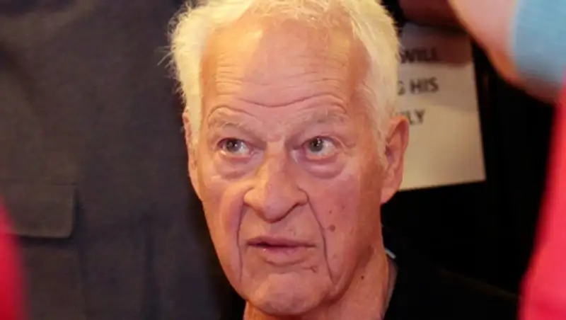  Легендарный хоккеист Горди Хоу восстанавливается после микроинсульта