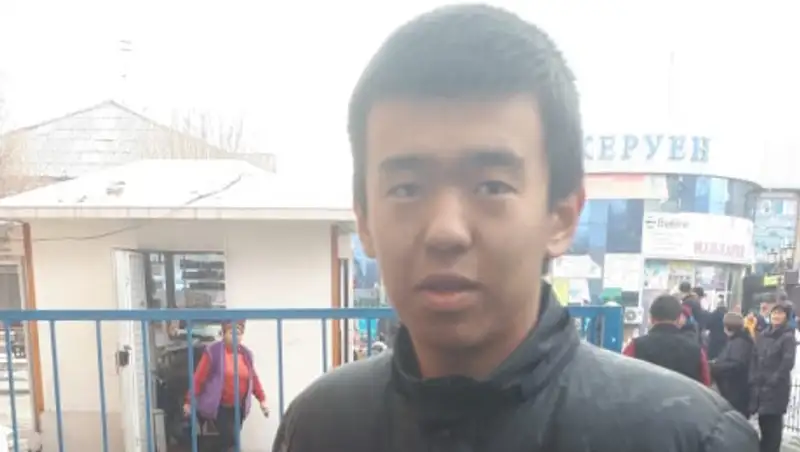 Пожар в Талдыкоргане - студент через окно второго этажа спас двух девочек