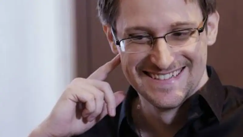 Сноуден выплатит США $5 млн c продажи книги