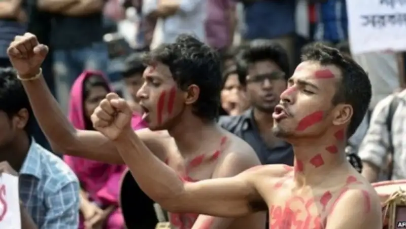 В Бангладеш зарезали блогера-атеиста из США