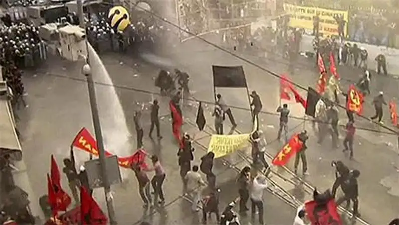 Протесты после крупнейшей аварии на шахте в Турции охватывают новые города