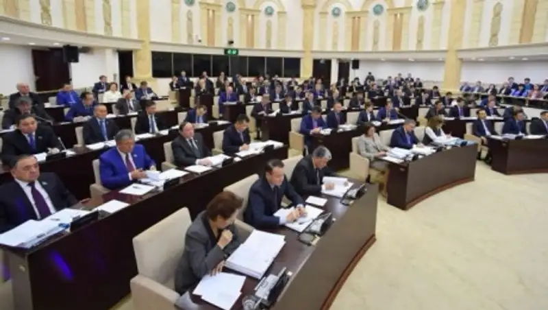 С 13 июня начинается выдвижение кандидатов в депутаты Сената