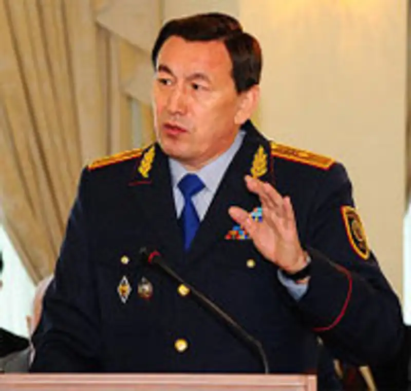 министр внутренних дел Калмуханбет Касымов, фото - Новости Zakon.kz от 18.10.2012 16:56