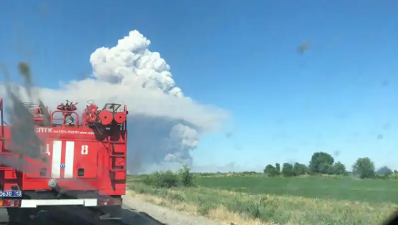 Пожар в Арыси до сих пор продолжается