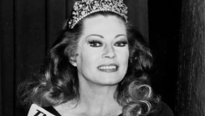 Скончалась героиня «Сладкой жизни» Анита Экберг