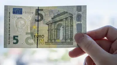 Дизайн банкнот евро изменится впервые за 20 лет
