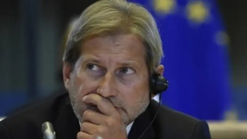 Сербию обязали ввести санкции против России в обмен на вступление в ЕС