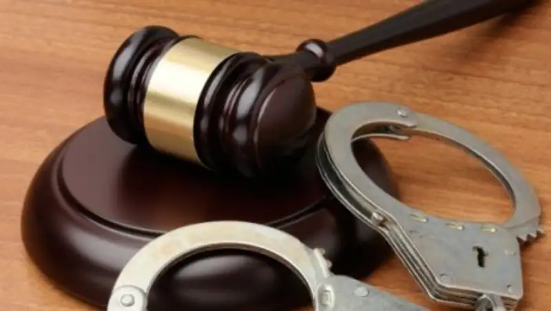 В Алматы задержан судья по подозрению в получении 10 тысяч долларов