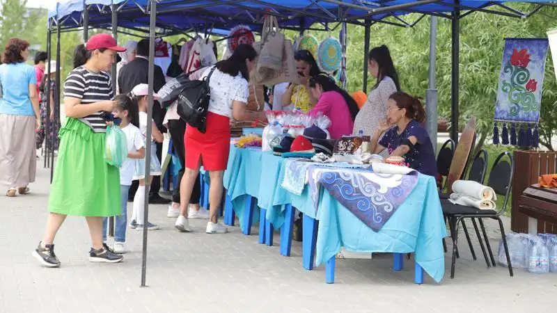 В Уральске прошел фестиваль ремесленников , фото - Новости Zakon.kz от 30.05.2023 18:40