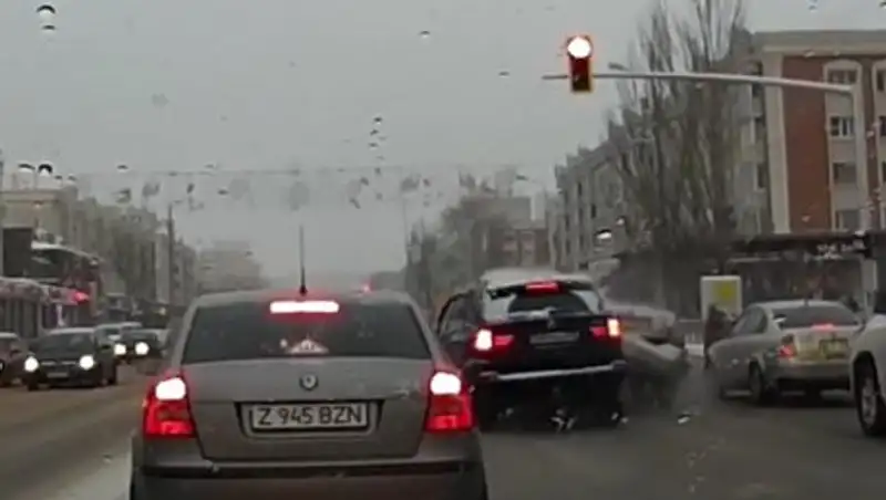 В Астане BMW протаранил Toyota