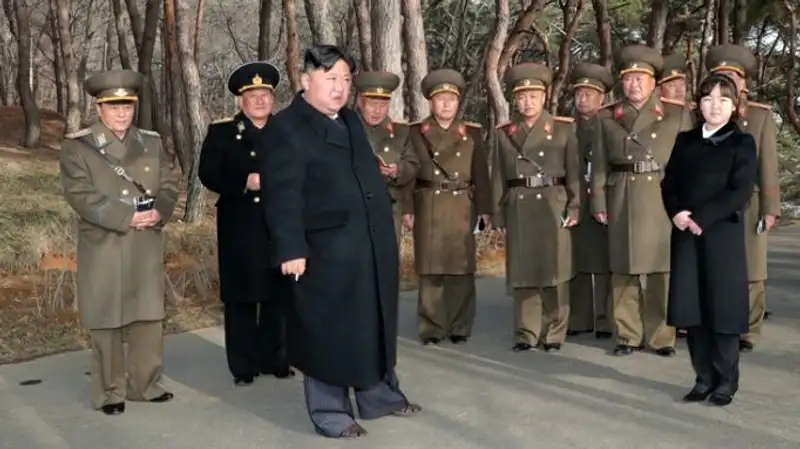 Появились новые фото Ким Чен Ына с дочерью