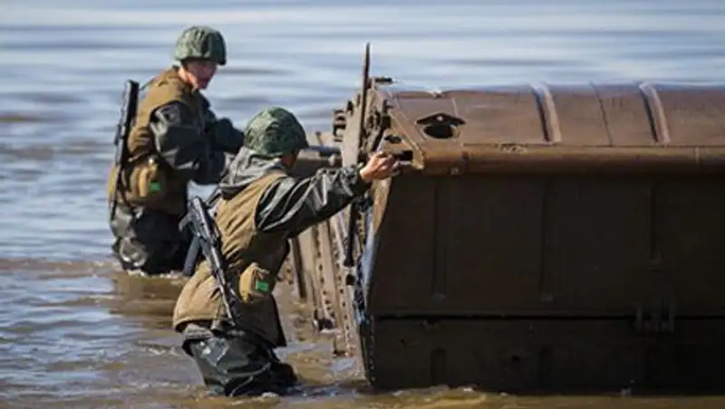 Трое морских пехотинцев погибли на учениях «Восток-2014»