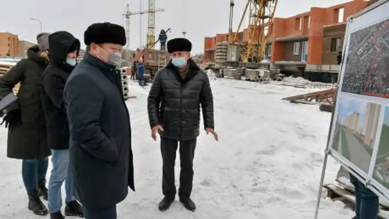 Аким СКО проинспектировал строительство домов и школы