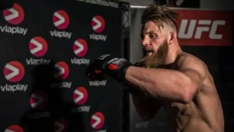 Бойца UFC отказались допустить к поединку из-за бороды