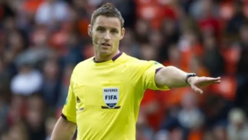 Стивен Маклин рассудит Латвию и Казахстан