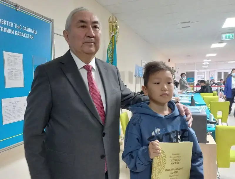 Жигули Дайрабаев проголосовал на выборах президента Казахстана, фото - Новости Zakon.kz от 20.11.2022 07:13