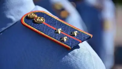 лжеполицейский , фото - Новости Zakon.kz от 14.04.2022 11:03