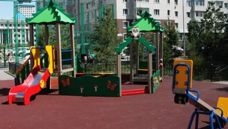 Детские площадки начнут проверять на соответствие безопасности