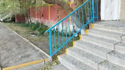 "Трест, который лопнул": в Атырау жильцы многоэтажек снова хотят из ОСИ и ПТ в КСК, фото - Новости Zakon.kz от 22.08.2023 10:31