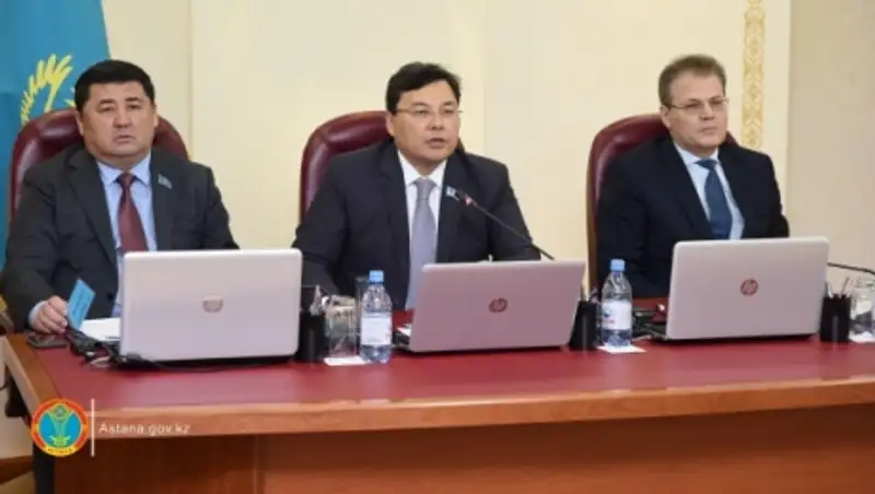 В Астане ветераны и инвалиды ВОВ получат по 1 млн тенге к 9 мая