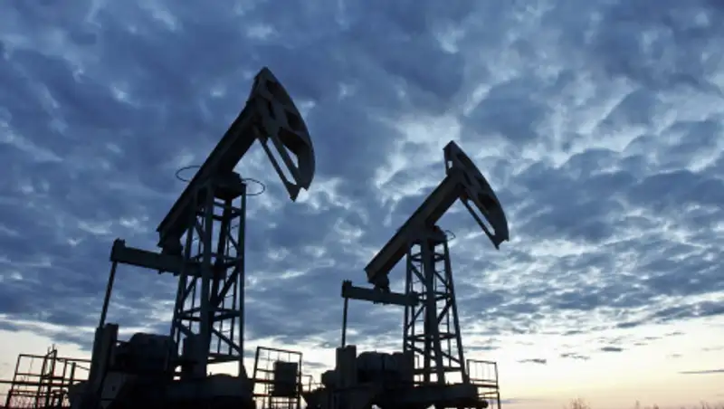 Стоимость нефти продолжила падение