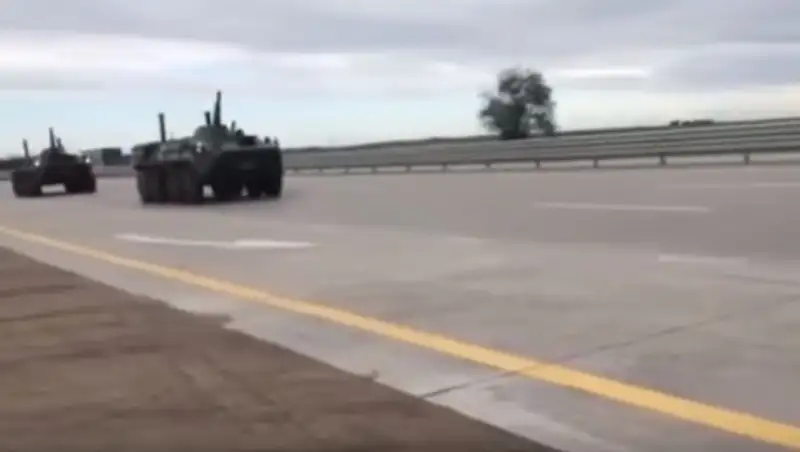 Видео с БТР на Капчагайской трассе, напугавшее казахстанцев, было снято 18 мая