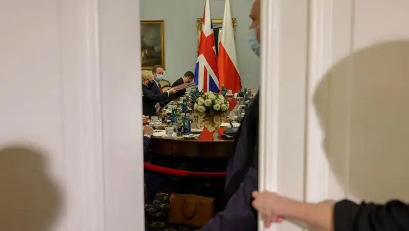 Два министра Британии покинули посты, фото - Новости Zakon.kz от 06.07.2022 07:02