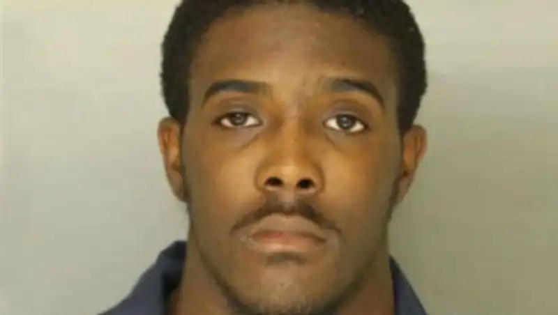 Американец напоил свою беременную подругу отбеливателем