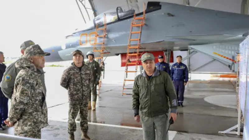 Министр обороны посетил соединения и части, дислоцированные в Алматинской области