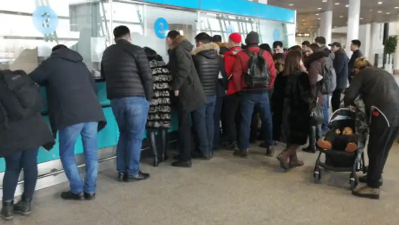 Застрявших в Нур-Султане пассажиров Bek Air передают другим авиакомпаниям