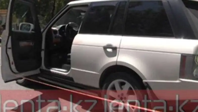 В Алматы пенсионерка пыталась перейти дорогу, но попала под колеса и погибла